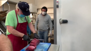 Doscientos kilos de atún rojo capturados en Los Lances se destinan a la ayuda alimentaria