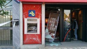 Condenados dos británicos a 24 años de cárcel por explosionar cajeros automáticos en Tarifa y Málaga