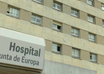 El hospital Punta Europa vuelve a registrar ingresos en la UCI por casos de coronavirus