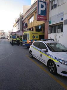Bomberos hallan muerta a una mujer diagnosticada de coronavirus en su vivienda