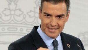 Sánchez dice que España cuenta con reserva de test suficientes y pide descargar la app Radar Covid