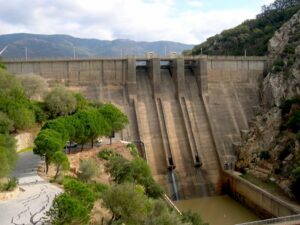 La Junta destina más de un millón de euros a la modernización de los desagües de la presa de Almodóvar