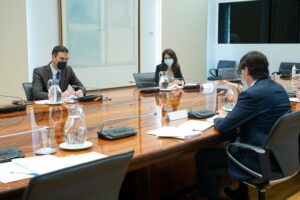 El Gobierno limitará a 6 personas las reuniones en Navidad y habrá toque de queda a la 1.00