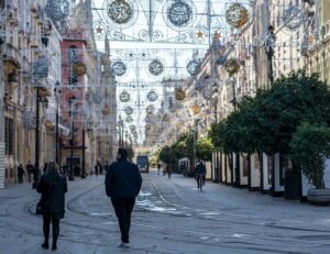 Andalucía abrirá la movilidad dentro de provincias desde el sábado y entre provincias desde el día 18
