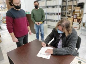 La familia del cronista Jesús Terán cede al Archivo Municipal parte de su fondo documental