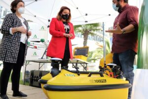 Dos drones y una embarcación no tripulada se incorporan a la lucha contra el alga invasora