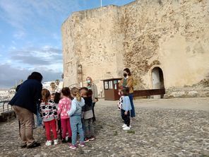 El Castillo de Guzmán El Bueno retoma las visitas guiadas para escolares