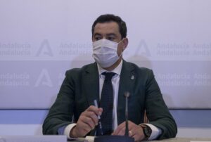 Juanma Moreno prevé que el 75% de los andaluces esté inmunizado antes del mes de julio