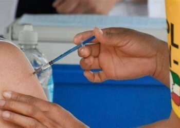 El polideportivo de La Marina celebra dos jornadas de vacunación intensiva los días 11 y 12 de agosto