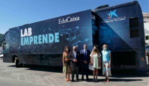 Llega a la comarca el LabEmprende, un bus interactivo para despertar habilidades emprendedoras en los jóvenes