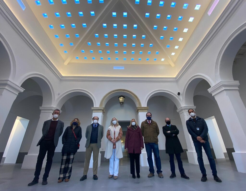 La subdelegada del gobierno y la delegada de Cultura visitan el Faro de la isla de Tarifa