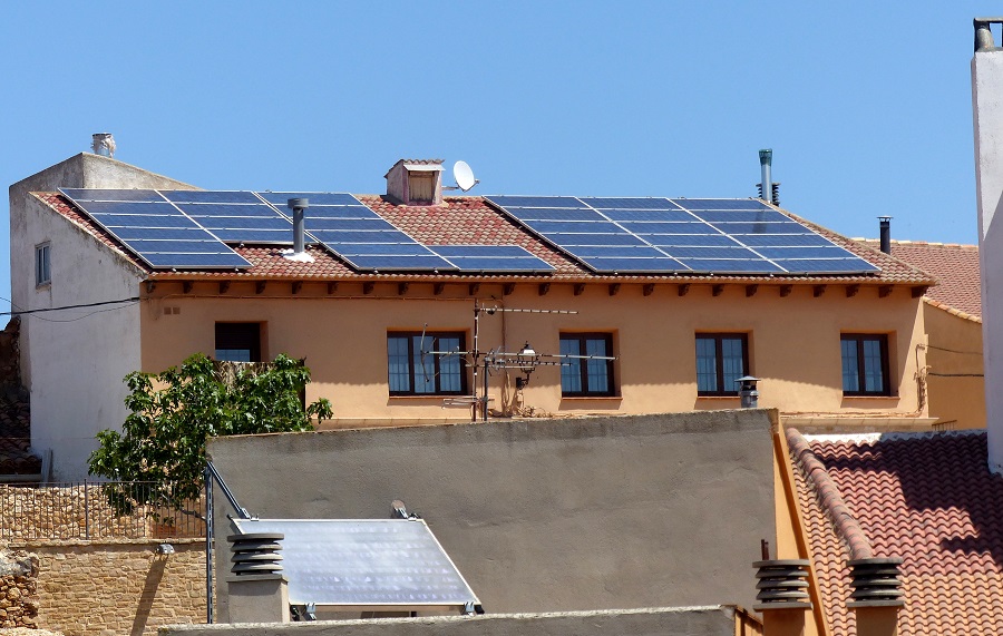 VERDES DE EUROPA-Tarifa lamenta las posturas de los partidos políticos a la moratoria de fotovoltaicas.