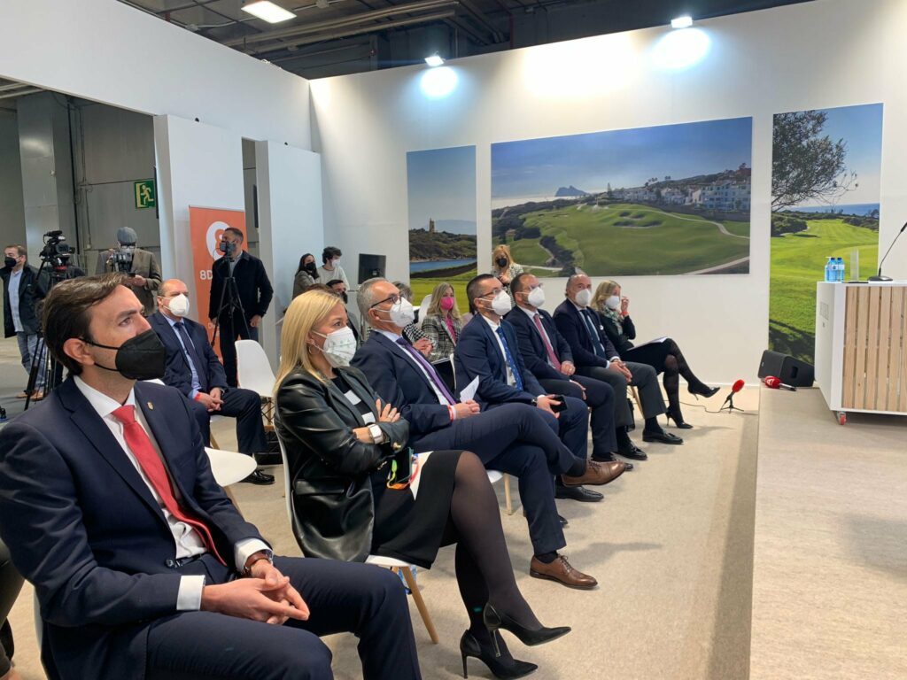 Tarifa sede de los mundiales Senior y Juvenil de Kitesurf y Wingdfoil