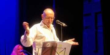 La Navidad ha llegado a Tarifa de manera explosiva con el pregón de Paco Vegara