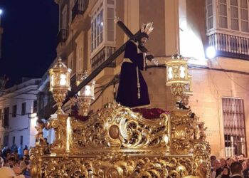 Jueves Santo. El Nazareno y La Virgen de la Paz en su ¨Encuentro¨ (TV Tarifa alminuto)