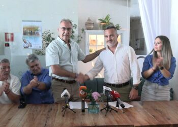 Intervenciones de Santos y Benítez en la firma del nuevo equipo de gobierno en Tarifa