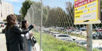 Trasladados de contenedores fuera del tránsito de los viandantes.