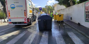 Tras semanas de trabajo los contenedores de Calzadilla de Téllez ya están en su nueva ubicación