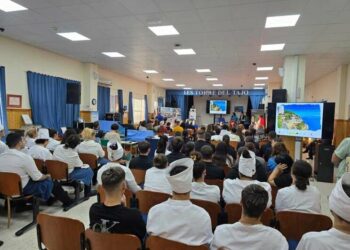 La Junta pone en valor el emprendimiento en el sector del mar en un foro de economía azul