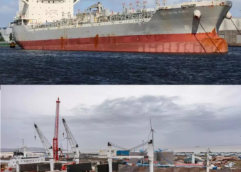 La colisión de dos buques provoca vertido en el Estrecho de Gibraltar