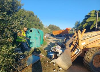 El Ayuntamiento de Tarifa emprende una importante operación de limpieza en la campiña