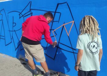 La Liga Nacional de Graffiti empezó hoy en Tarifa con una clase para escolares
