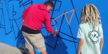 La Liga Nacional de Graffiti empezó hoy en Tarifa con una clase para escolares