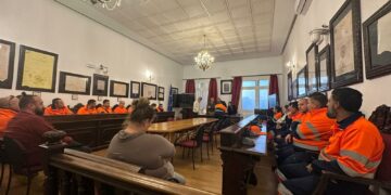 21 trabajadores fijos para la limpieza y la vigilancia de los aparcamientos municipales