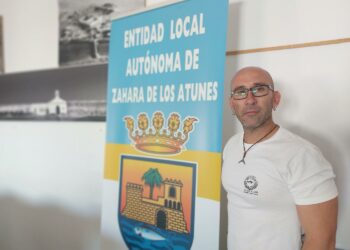Detenido el alcalde de Zahara de los Atunes por tratar de impedir la instalación de una plaza de toros