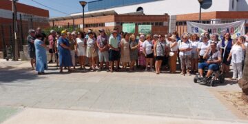 Indignación ciudadana en Tarifa por el cierre indefinido de la piscina municipal: “Sin terapia en agua, el dolor se multiplica”