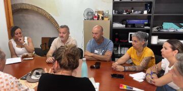 Benítez presenta su proyecto como nuevo concejal de Turismo ante la Asociación de Empresarios