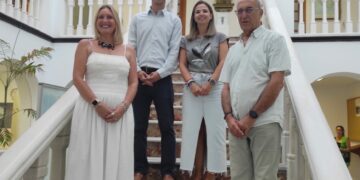 Presentan el servicio extraordinario de recogida “puerta a puerta” de vidrio en Tarifa