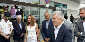 Marlaska destaca en Tarifa el aumento del tránsito en la OPE hasta «un nuevo máximo histórico»
