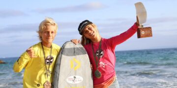 La tarifeña Sofía Ginzinger campeona del mundo en Surf- Freestyle femenina sub-14