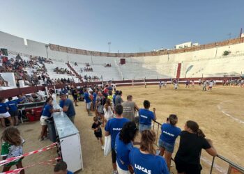 Una plaza de toros que late al ritmo del fútbol base