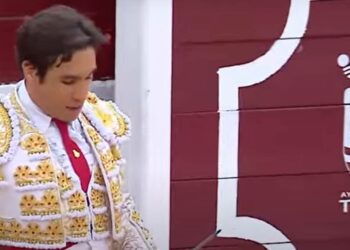 Así fue la faena de David Galán, indulta un toro en Tarifa tras seis años de ausencia (video)