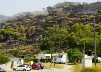 Normalidad en el sector turístico de Tarifa que mantiene sus reservas a pesar del incendio del martes