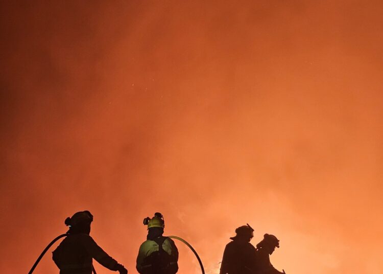 Tarifa arde… y no solo el monte. Por Alberto López