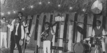 Una calle para Los Cisnes Azules. Por Wenceslao Segura González (video)