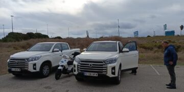 Dos nuevos vehículos 4×4 y una motocicleta eléctrica amplían el parque móvil municipal