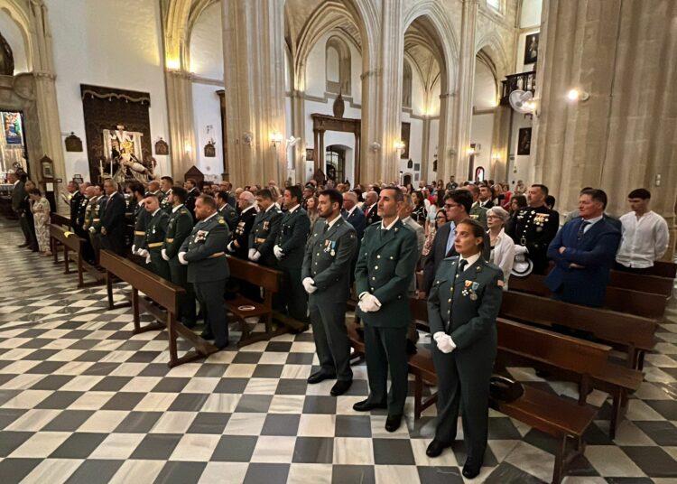 «Felicidades a la Guardia Givil y gracias por la labor que realizan.» Héroes de verde…