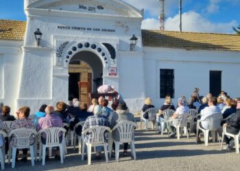 El cementerio municipal de Tarifa acoge la homilía del Día de los Fieles Difuntos