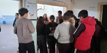 El IES Almadraba y Baelo Claudia participan en el proyecto “Biblioteca Humana”.