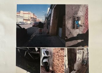 Vecinos denuncian «bolsitas con excrementos de perro dejadas delante de portales y comercios»