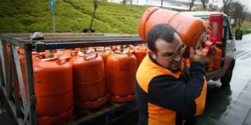 Días de espera para conseguir una bombona en Tarifa