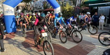 Ambiente festivo y récord de participación en la MBT “Entre Dos Mares” de Tarifa