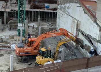 Nuevo incidente en la obra de La Tarifeña: un obrero, evacuado al Hospital Punta Europa con pronóstico reservado