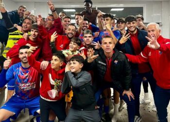 La UD Tarifa vuelve a sonreír: victoria sufrida ante el Jerez Industrial pese a las bajas y al mal estado del campo