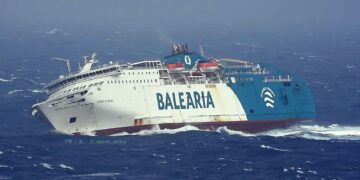 Baleària se disculpa por la travesía fallida y devuelve el dinero a los pasajeros