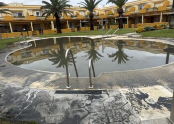 Verdemar EA denuncia nuevos vertidos de aguas residuales en el “tubo arco” de Tarifa (Galería)